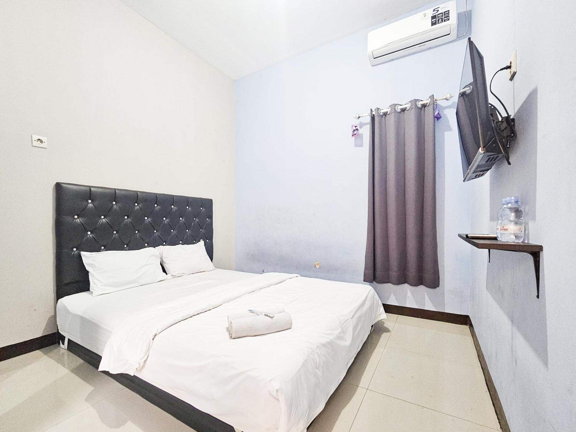 Homestay Sido Joyo Near Sunrise Mall Mitra Reddoorz Mojokerto Exterior photo