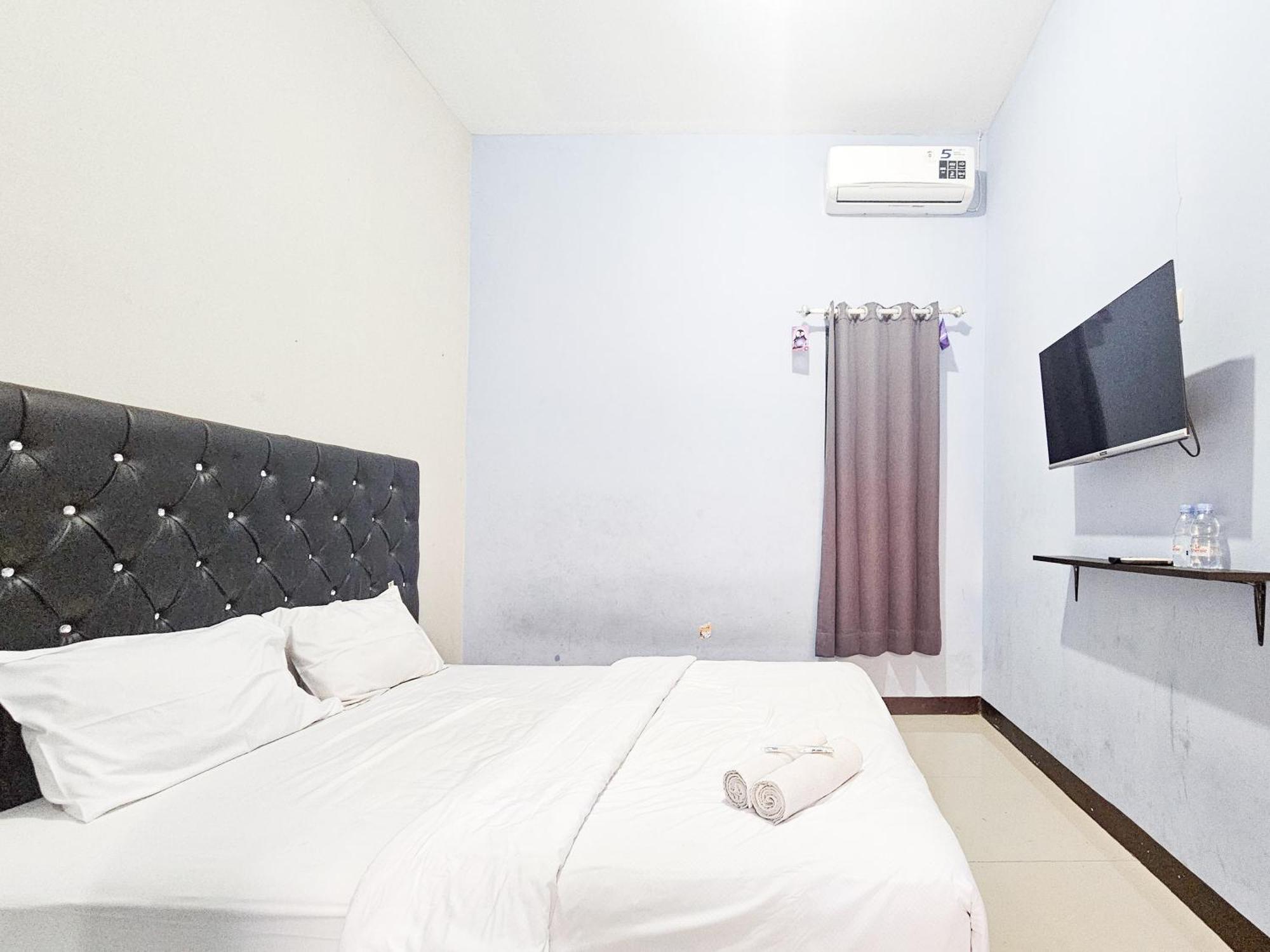 Homestay Sido Joyo Near Sunrise Mall Mitra Reddoorz Mojokerto Exterior photo