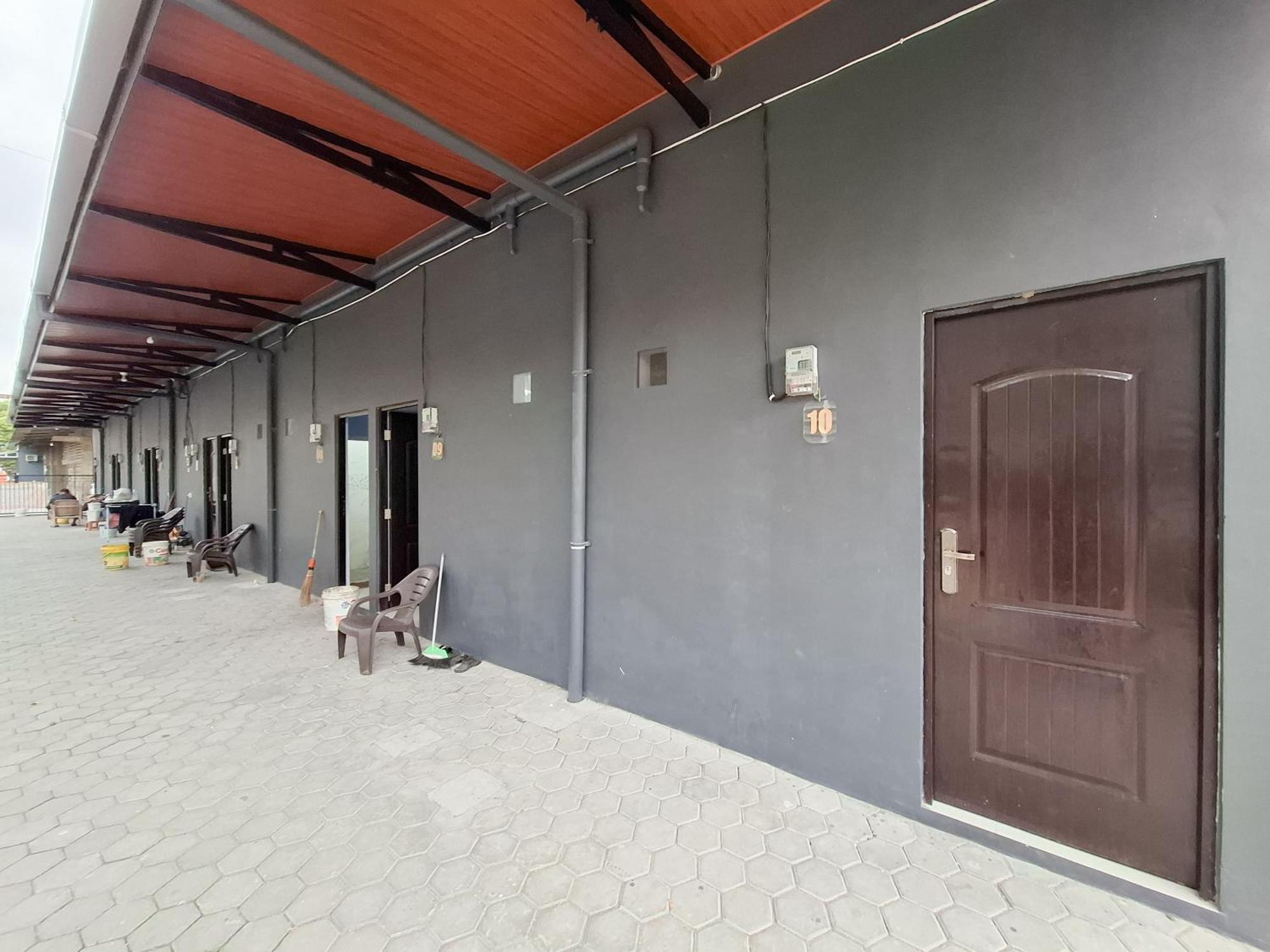 Homestay Sido Joyo Near Sunrise Mall Mitra Reddoorz Mojokerto Exterior photo